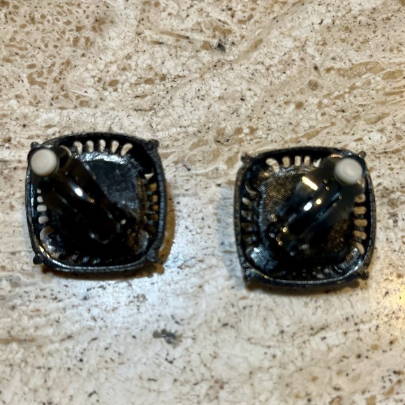 Joan Rivers Cameo Earrings - Picture 2 of 3